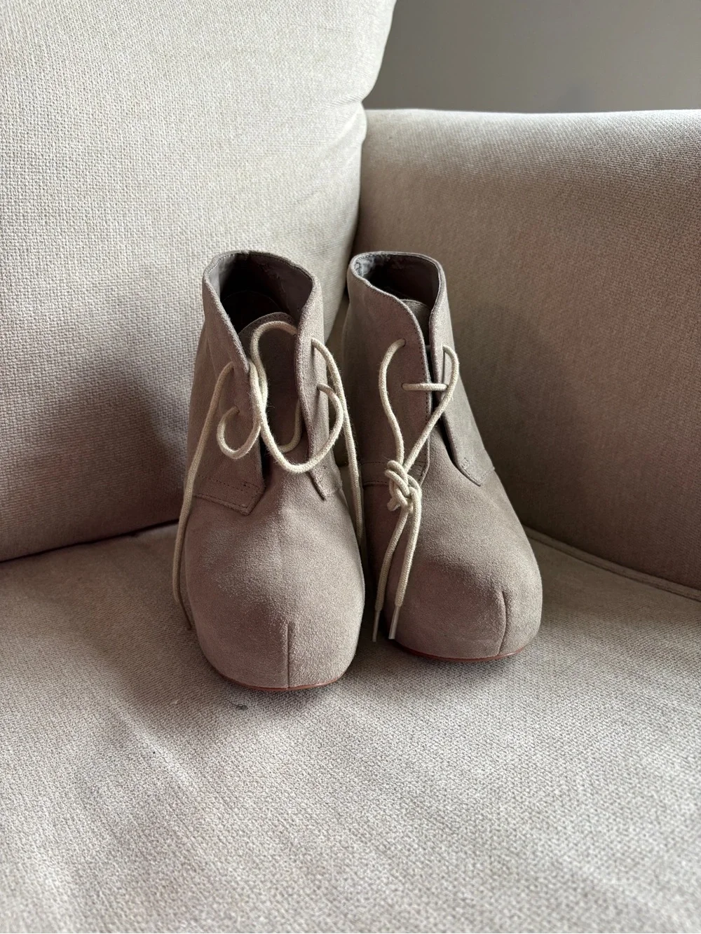 Steve Madden Gray Suede Wedge Boots | 2010s Tumblr Style